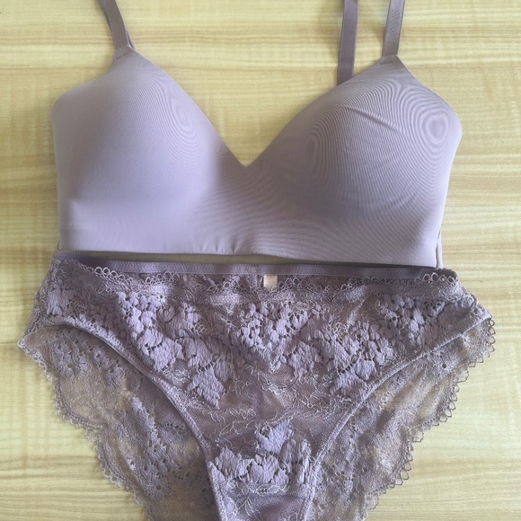 Third Love 24/7® Classic Wireless Bra in XS+ and Brief S - Picture 1 of 5